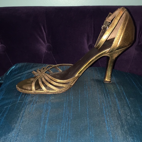 Coach Shoes - FINAL PRICE $9 VINTAGE COACH-HEELS-SZ 7-